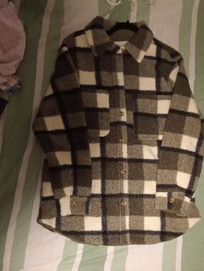 BRAND NEW Checked Wool-Blend Shacket Jacket - White & Olive